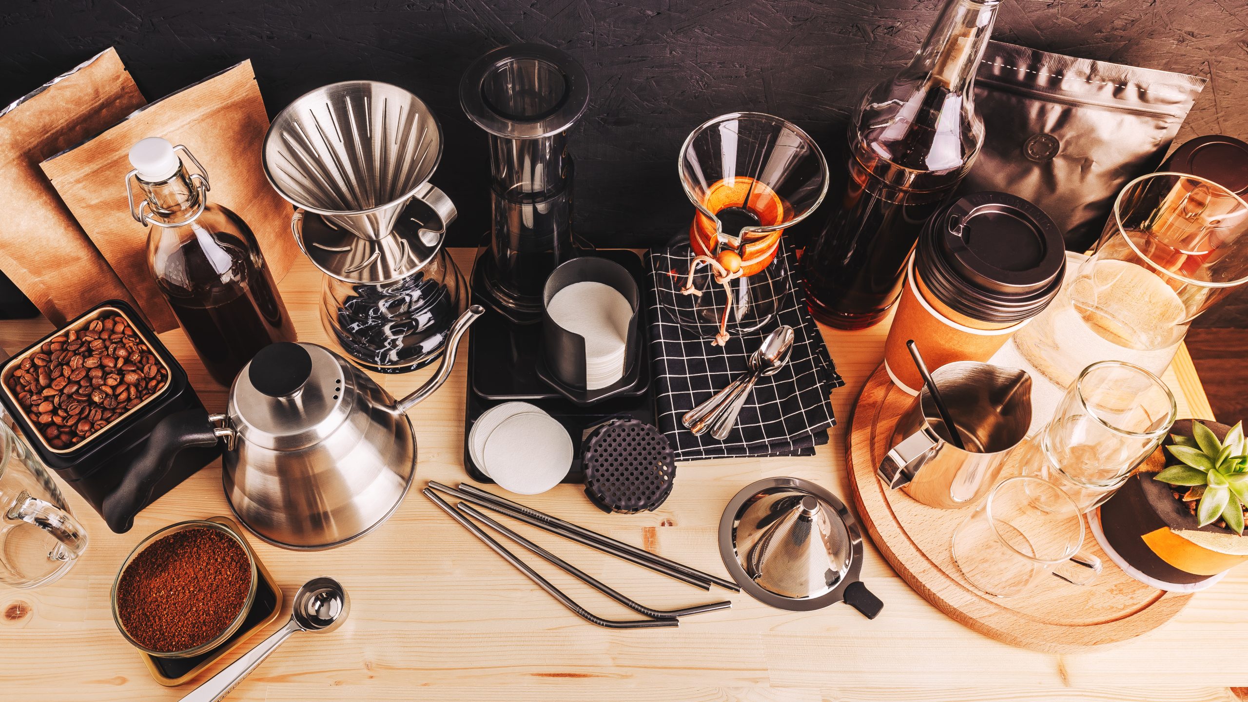 Los utensilios son parte de cómo preparar café